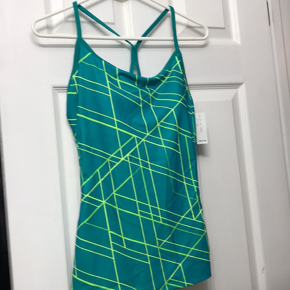 Old Navy Active NWT L tank top